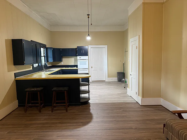 327 Hebert St — Photo 3