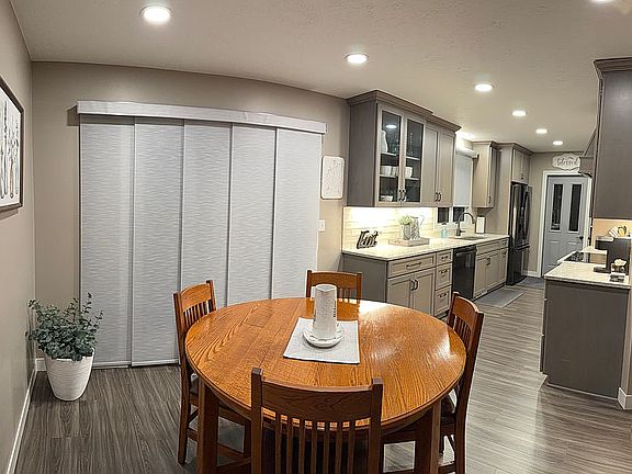 Dining Rm-accommodates 12