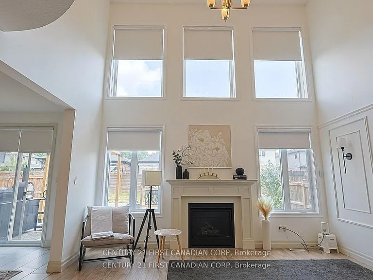 464 Jessica Way — Photo 12