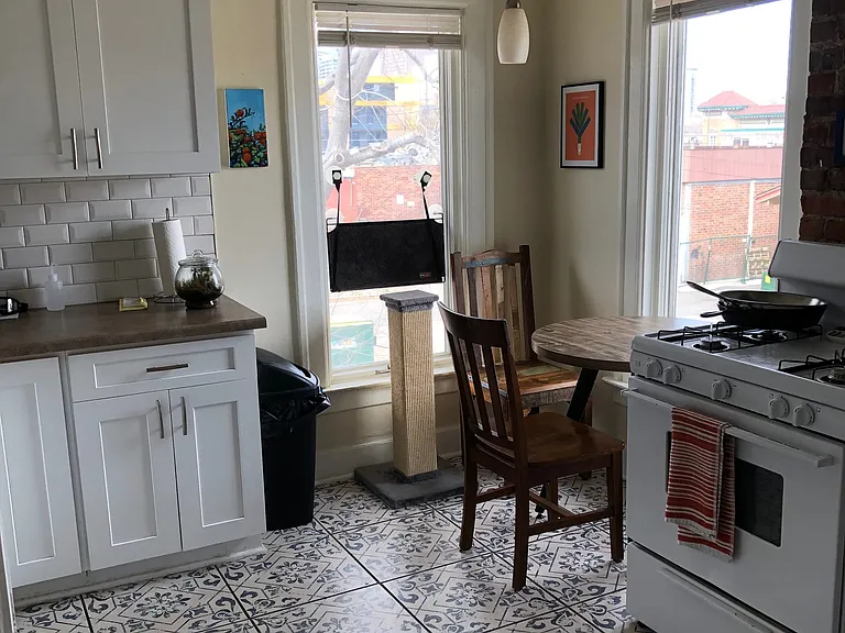 1451 N Corona St #B — Photo 8