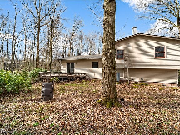 3rd image of 18763 Sharon Dr