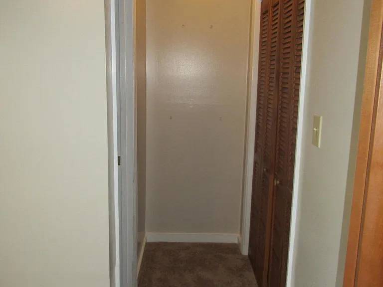 102 Persimmon Ct — Photo 8