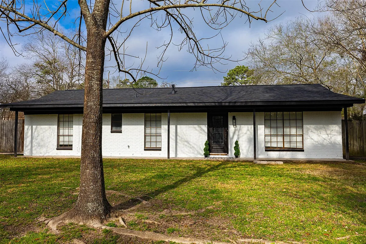 Building Photo - 12514 Park Forest Dr