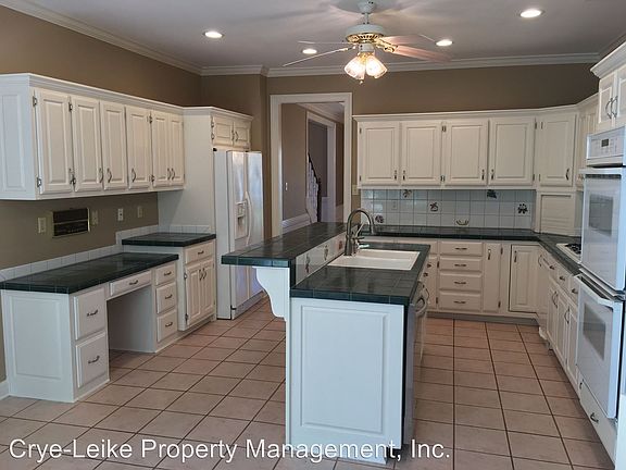 5th image of 9539 Doe Meadow Dr