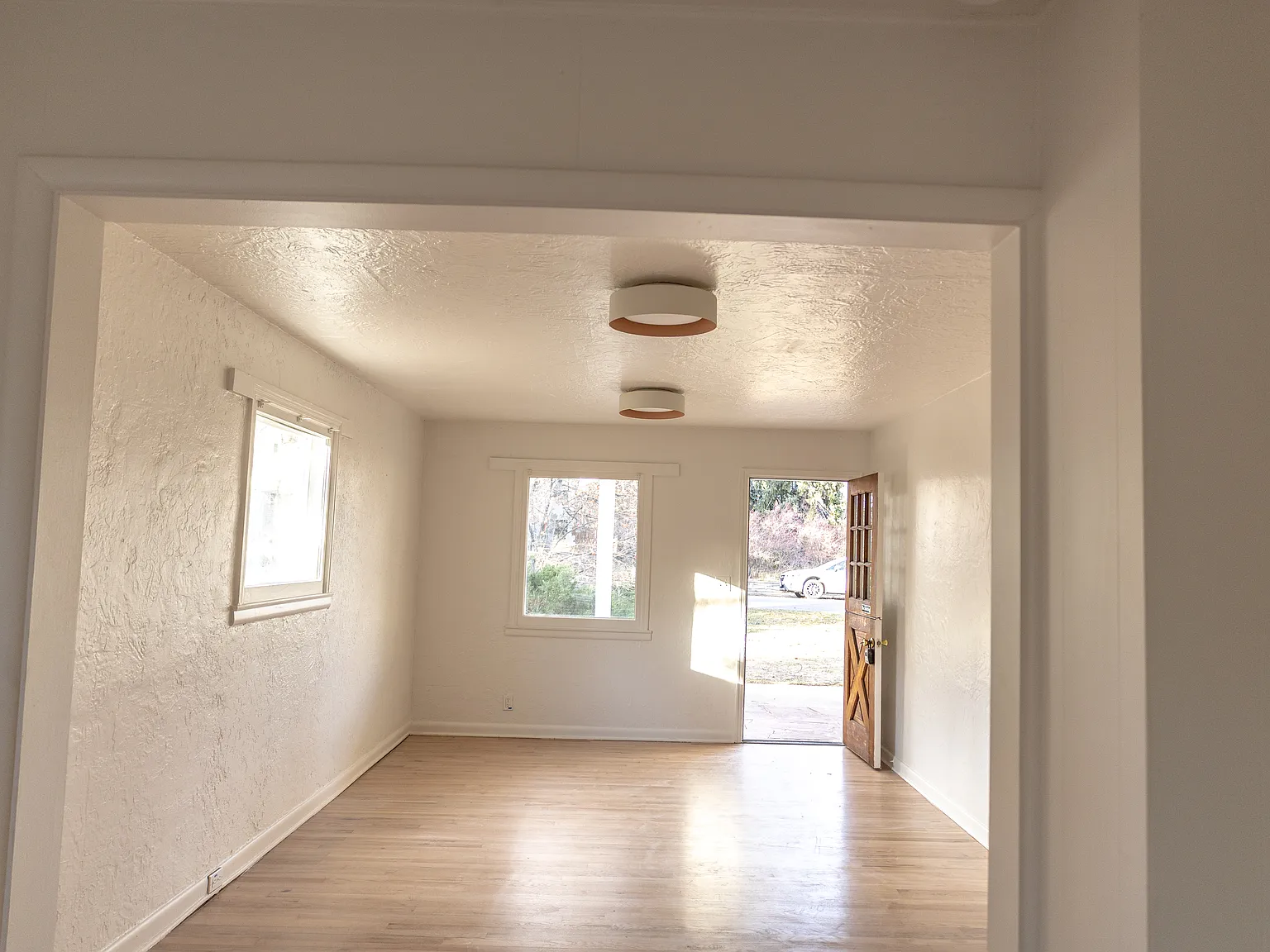2 bed, 837 sqft, $2,995 — Photo 3