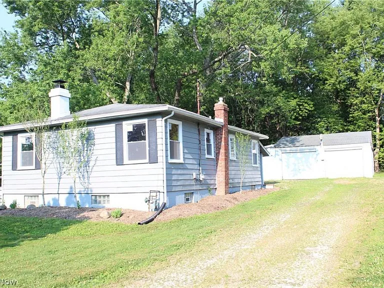 4134 Beckley Rd — Photo 3