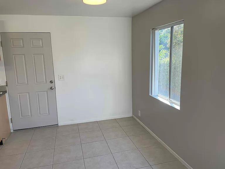 11428 Iris Ave — Photo 6