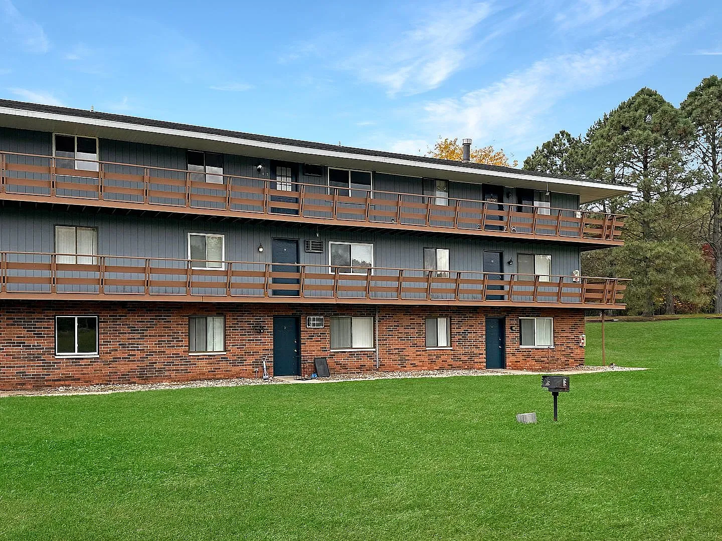 Lakewood Apartments — Photo 3