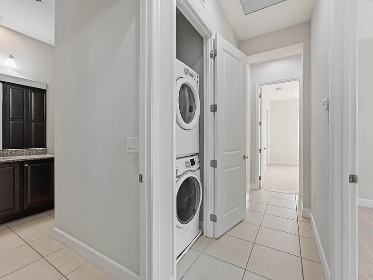 9025 Laureate Blvd — Photo 39