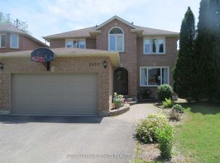 2459 Linwood St, Pickering, ON L1X 2N8
