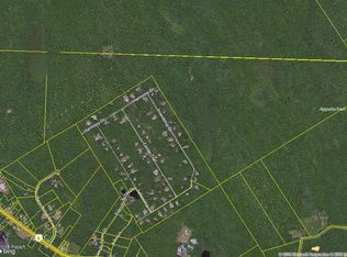 102 Center Trl, Hawley, PA 18428