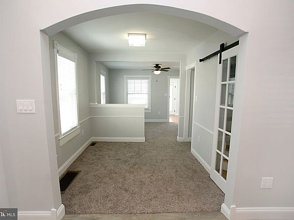 5th image of 412 W Ocean Heights Ave