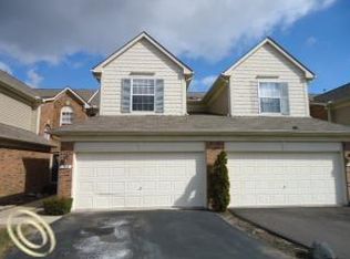 196 Legacy Park Cir, Dearborn Heights, MI 48127