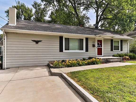 3rd image of 133 W Sarah Ave