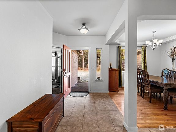 3rd image of 36427 2nd Avenue E