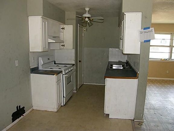 4th image of 1109 Crane Dr