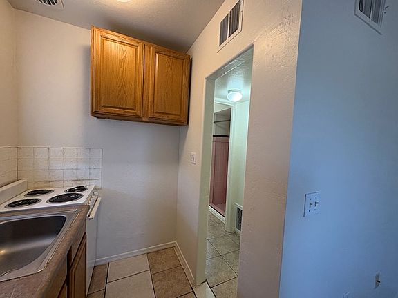 5th image of 101 E 8th St #7