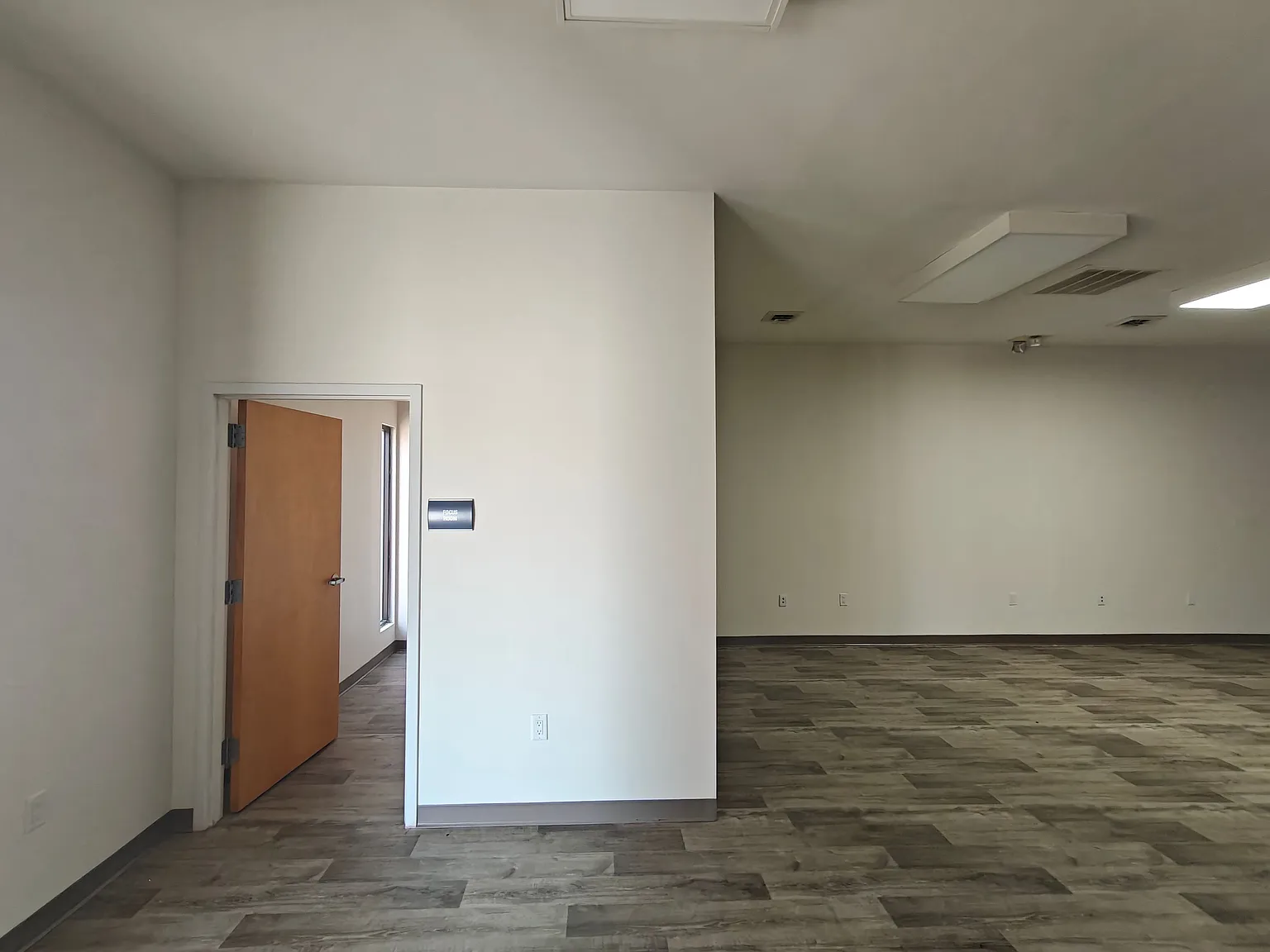 Studio, 2.0 bath, 2500 sqft, $3,125 — Photo 2