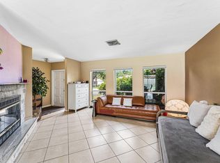 2 Tam O Shanter Ln, Boca Raton, FL 33431