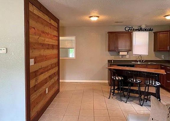 5th image of 2141 Normandy Ln