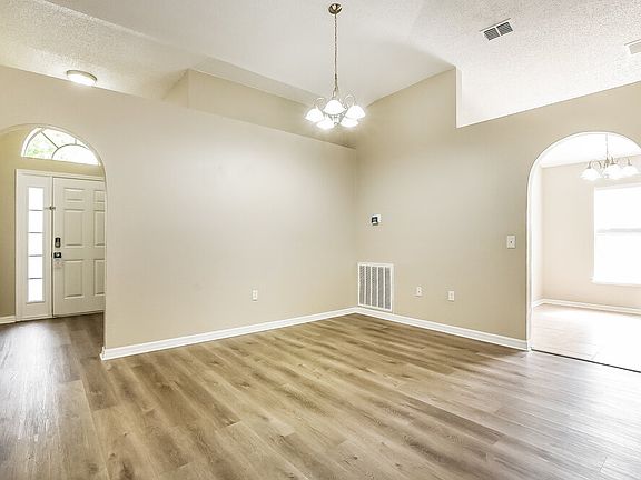 4th image of 2303 Tealwood Cir