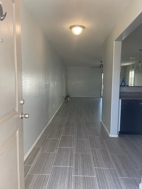 3 bed, 1306 sqft, $1,995 — Photo 2