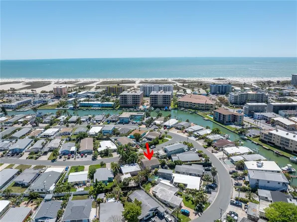 11455 2nd St E, Treasure Island, FL 33706