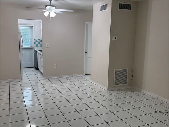 3rd image of 233 Phoenetia Ave APT 4