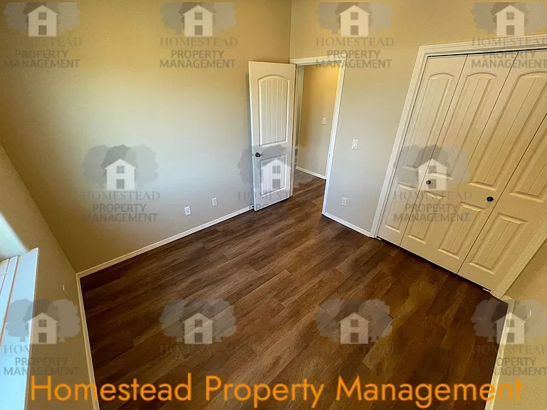 1449-1451 Northgate Dr — Photo 13