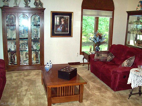 3rd image of 4030 Hemlock Cir