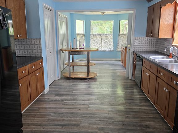 5th image of 2834 Alice St
