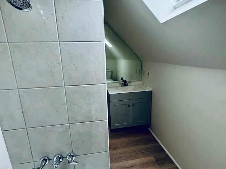 147 Oneida St #3 — Photo 5