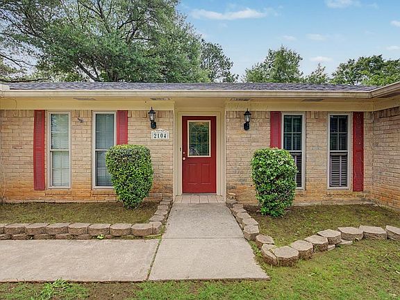 4th image of 2104 Wainwright Ct
