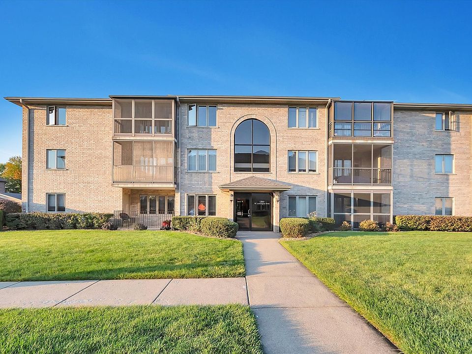 1st image of 13919 W Leamington Dr Unit 812