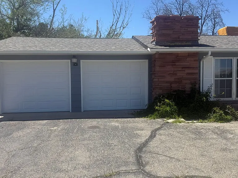547 Greenwood Dr — Photo 2
