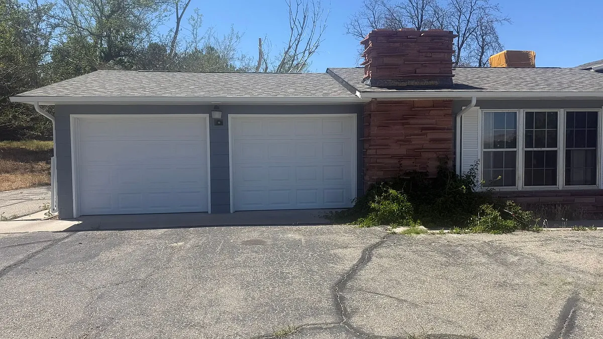 Building Photo - 547 Greenwood Dr