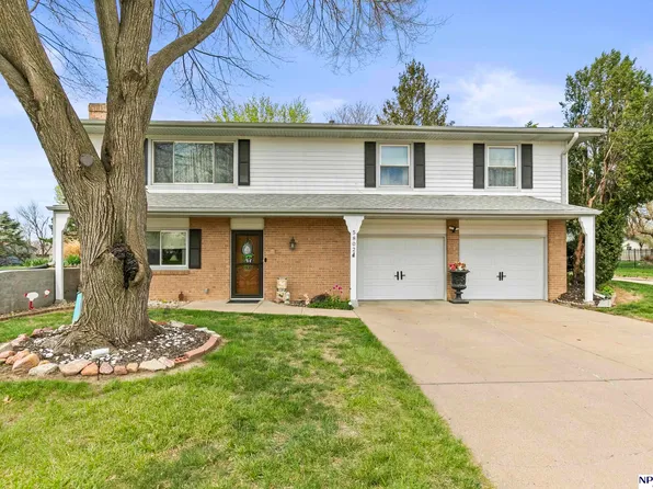 5802 S 104th St, Omaha, NE 68127