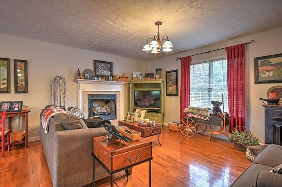 4th image of 191 Woodhurst Dr