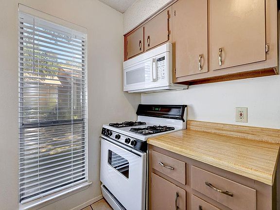 4th image of 5619 Clay Ave #B