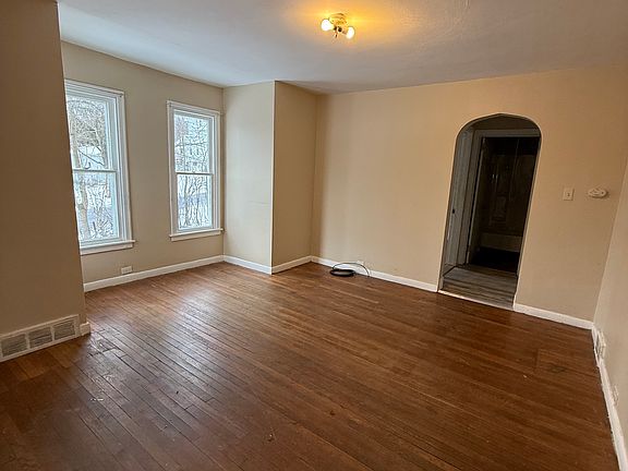 3rd image of 20 Cypress St #1