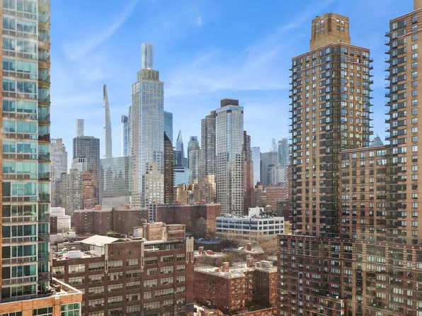 100 Riverside Boulevard image 1 of 1