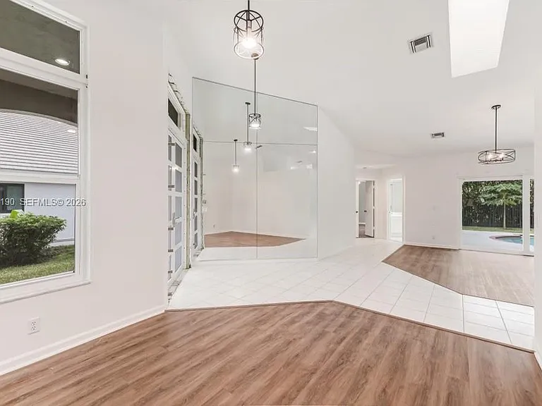 814 Heron Rd — Photo 8