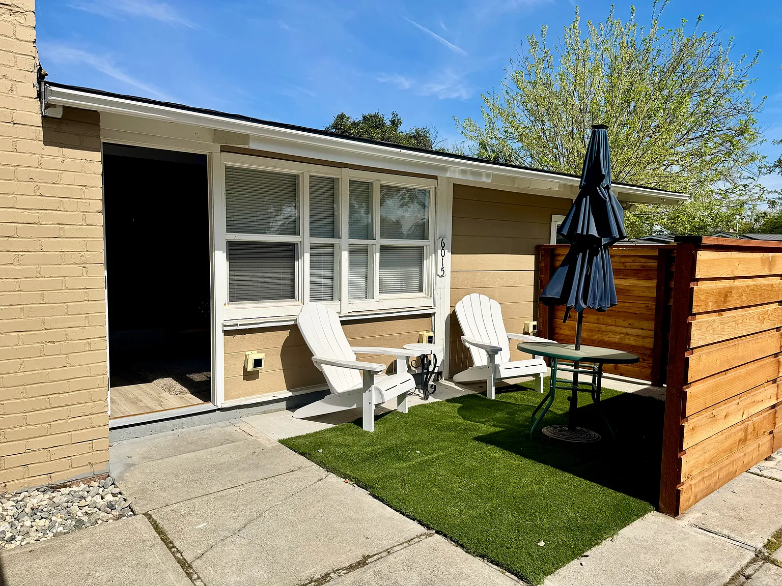 2 bed, 1250 sqft, $1,850 — Photo 1