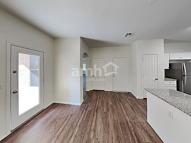 3413 E Flower St — Photo 5