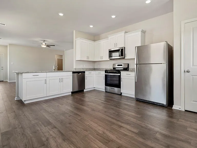 15865 Berry Hill Dr — Photo 7
