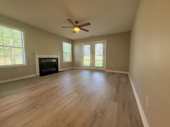 3rd image of 224 Waterdown Dr APT 1