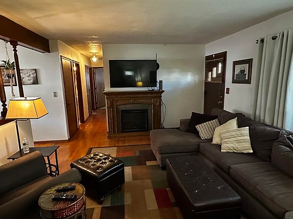 4th image of 1212 Holland St
