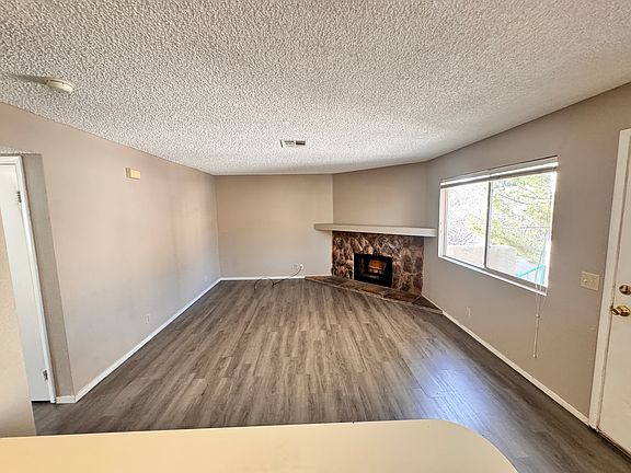 5th image of 1400 Cinder Rock Dr