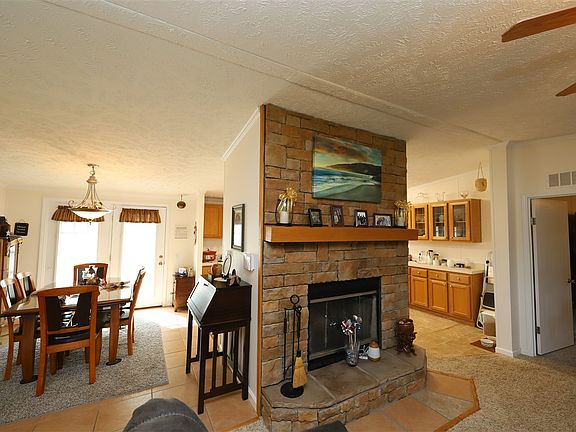 3rd image of 198 Casablanca Ct