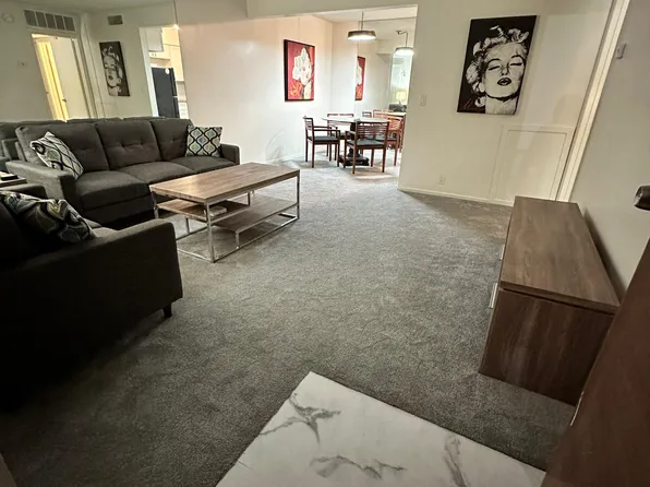 575 S Royal Crest Cir, Las Vegas, NV